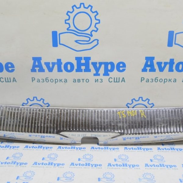 Накладка проема багажника верхняя VW Multivan T5 09-15 хром (01) царапины 7H5863459B 5R5