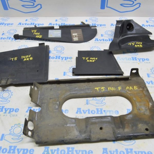 Крышка АКБ VW Multivan T5 09-15 третья 7H0915435