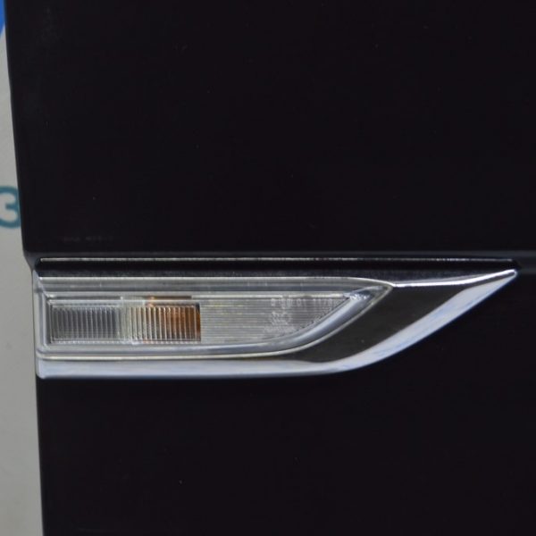 Повторитель поворота на крыле правый VW Multivan T5 09-15 7E0949117