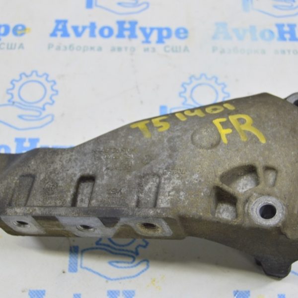 Кронштейн правой подушки двигателя VW Multivan T5 09-15 2.0d нижний 03L199207B