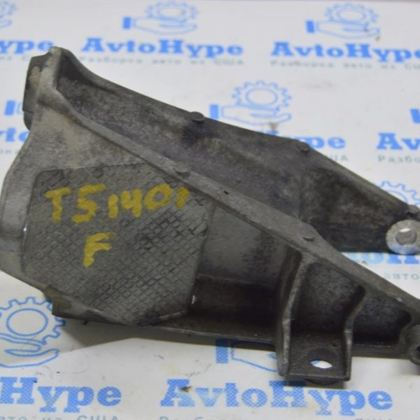 Кронштейн передней подушки двигателя VW Multivan T5 09-15 2.0d 7E0199343