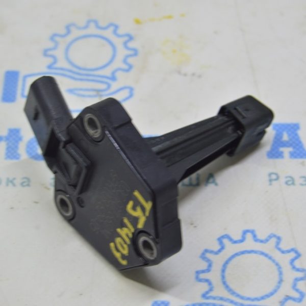 Датчик уровня масла VW Multivan T5 09-15 2.0d 03C907660M