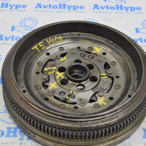 Двухмасовый маховик VW Multivan T5 09-15 2.0d (01) дефект 03L105266AN