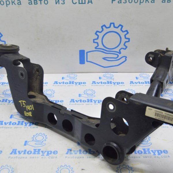 Кронштейн заднего редуктора VW Multivan T5 09-15 передний 7E0599421A