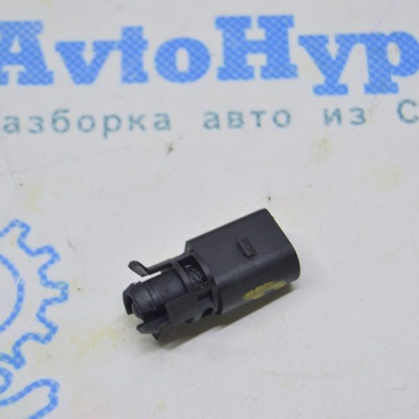 Датчик температуры наружний VW Multivan T5 09-15 8z0820535