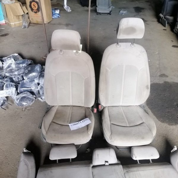 Водительское сидение Hyundai Sonata 15-17 тряпка серое (02) 88100-C2020-SMH