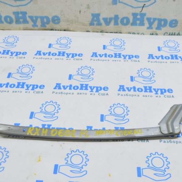 Направляющая стекла двери передней левой Lexus RX300 RX330 RX350 RX400h 04-09 67404-48040