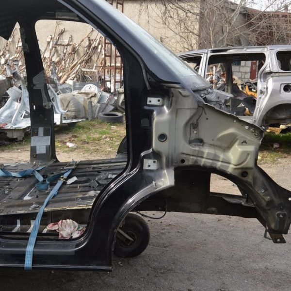 Четверть передняя правая VW Multivan T5 09-15 (01) черная 7H0805140F