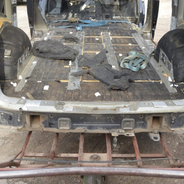 Задняя панель VW Multivan T5 09-15 (01) черная 7H0803703