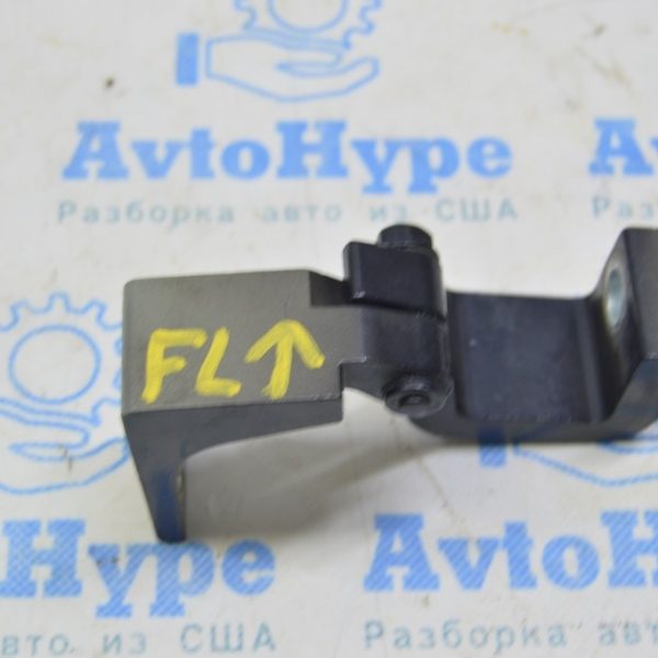 Петля двери верхняя перед лев VW Multivan T5 09-15 7E0831401B