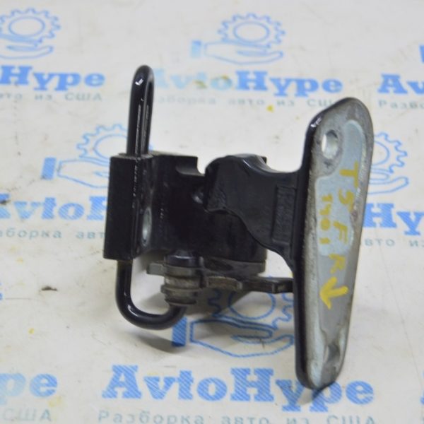 Петля двери нижняя перед прав VW Multivan T5 09-15 7E0831412B