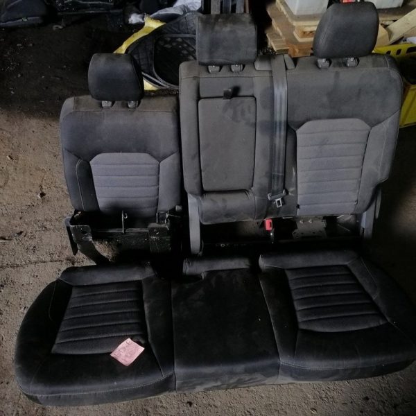 Задний ряд сидений (2 ряд) Ford Edge 16- черн тряпка (02) FT4Z-5863804-AF