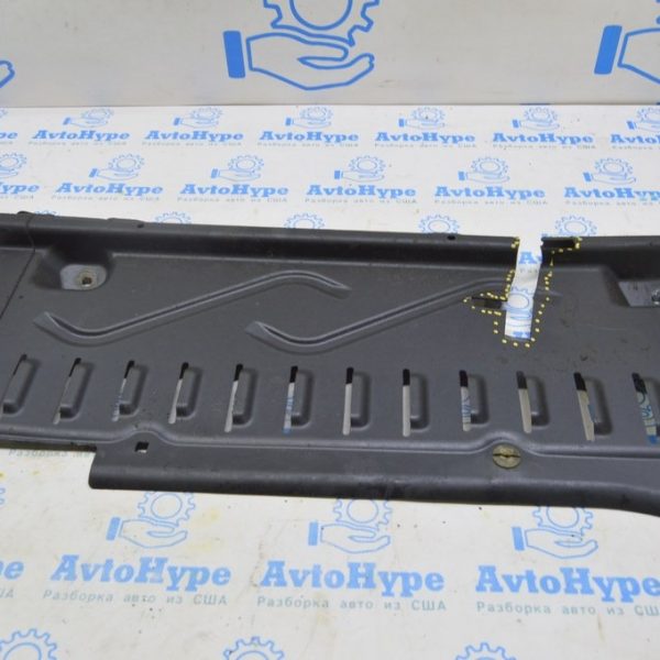 Защита днища правая VW Multivan T5 09-15 первая (01) нет фрагмента 7E0825210