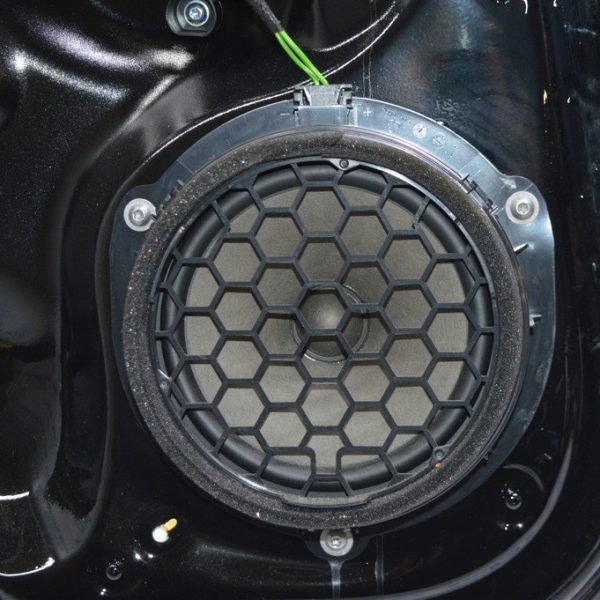 Динамик дверной задний левый Audi A3 8V 15-20 8V4-035-411-B