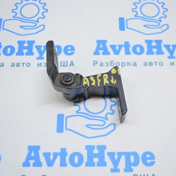 Петля двери нижняя передняя правая Audi A3 8V 15-18 4d, 5d две части 8V0-831-402