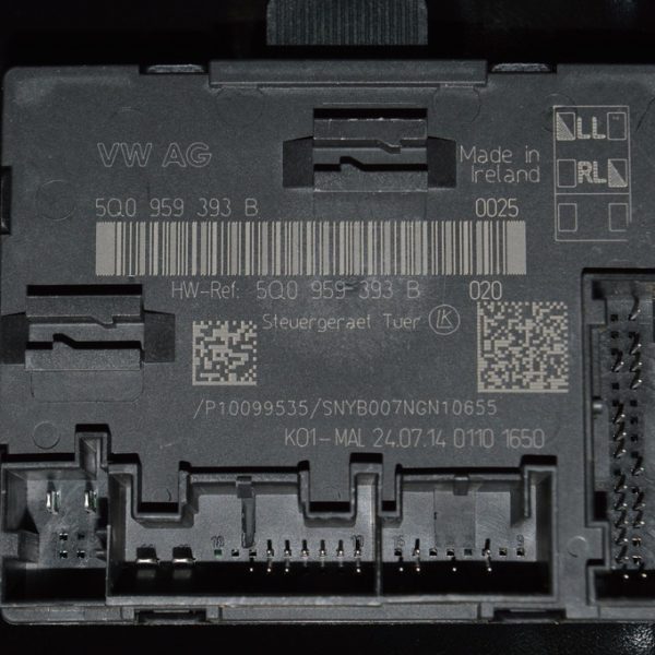 Компьютер двери передней левой Audi A3 8V 15-20 5Q0-959-393-B (01) 5Q0-959-393-B