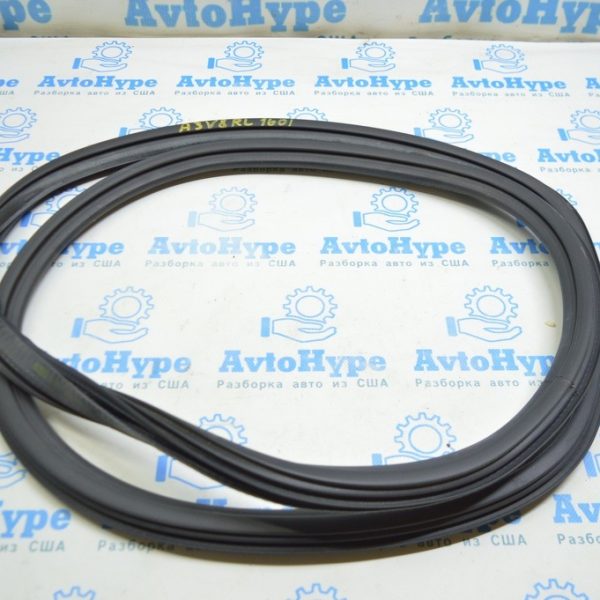 Уплотнитель дверного проема задний левый Audi A3 8V 15-20 4d, 5d 8V5-833-721-A