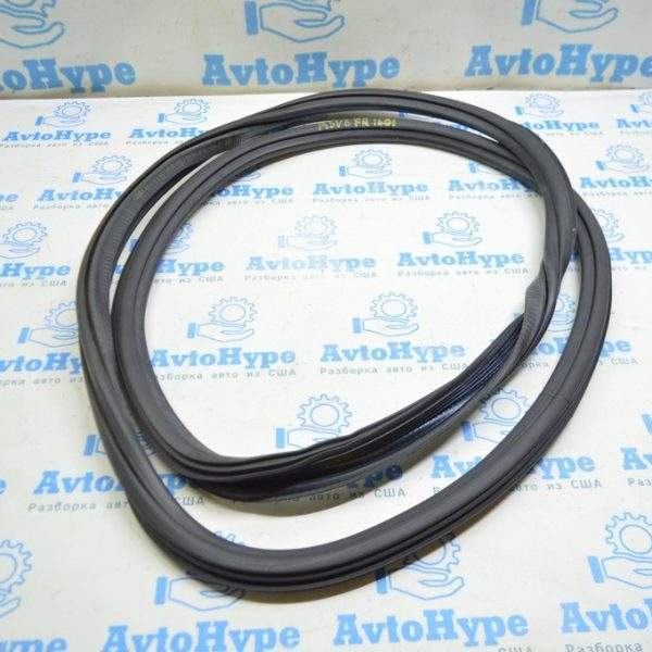 Уплотнитель дверного проема передний правый Audi A3 8V 15-20 4d, 5d 8V5-831-721-A