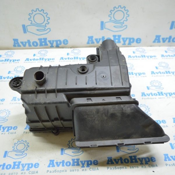 Воздухоприемник Audi A3 8V 15-20 4d 1.8T, 2.0T, задняя часть 5Q0-129-618-B
