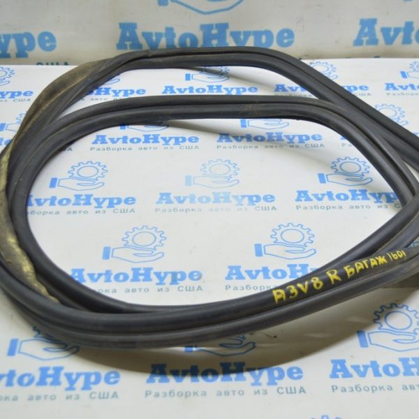 Уплотнитель крышки багажника Audi A3 8V 15-20 4d, 5d 8V5-827-705-E