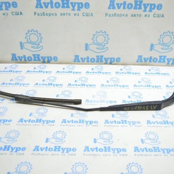 Поводок дворника правый Audi A3 8V 15-20 4d, 5d 8V1-955-408-E-1P9