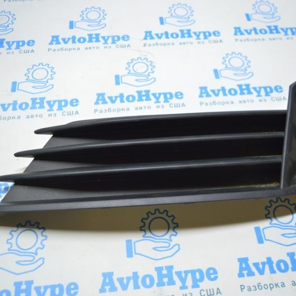 Решетка переднего бампера правая Audi A3 8V 15-16 без ПТФ 8V5-807-682-9B9