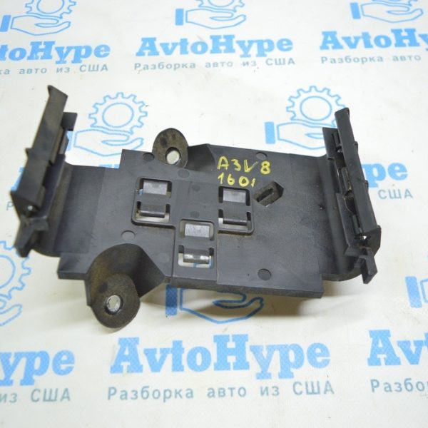 Кронштейн блока ECU Audi A3 8V 15-16 2.0T 500 906 507