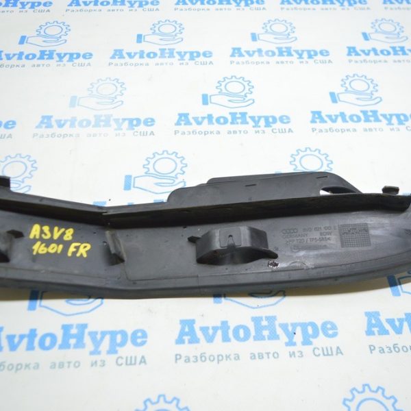 Уплотнитель крыла капот-крыло правый Audi A3 8V 15-19 4d 8V0-821-170-E