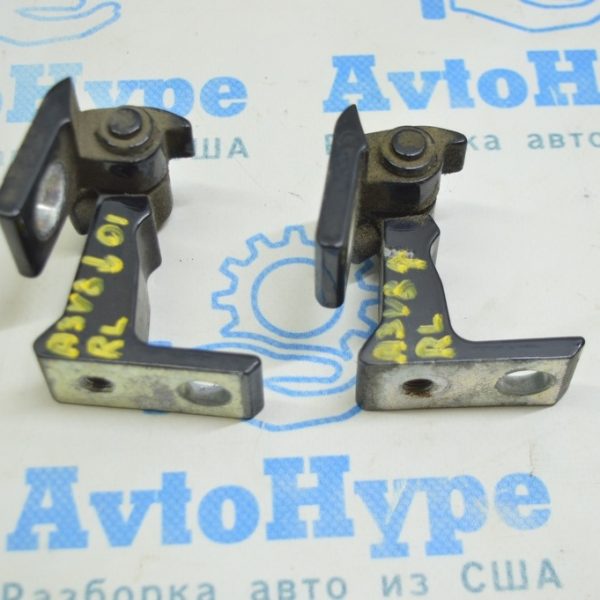 Петля двери верхняя зад лев Audi A3 8V 15-20 две части 8V0-831-401