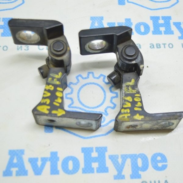 Петля двери верхняя перед лев Audi A3 8V 15-20 две части 8X4-833-407-B