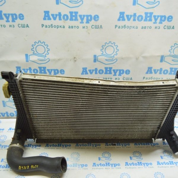 Патрубок интеркулера левый низ Audi A3 8V 15-20 резина 5Q0-145-832-D