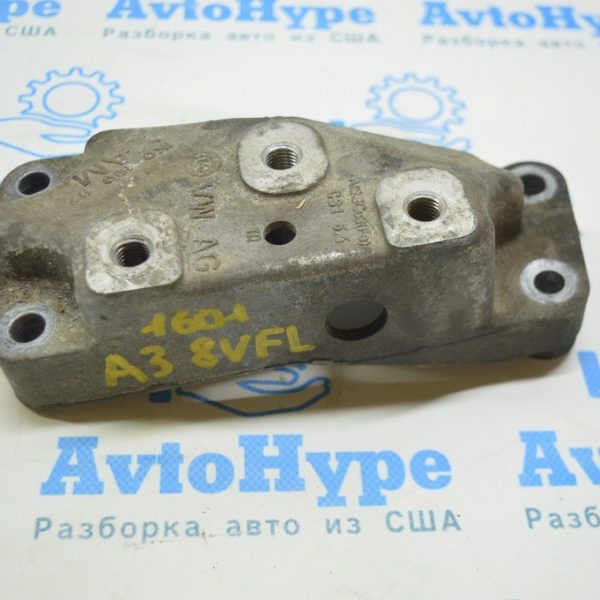 Кронштейн подушки двигателя левый Audi A3 8V 15-20 4d, 1.8T, 2.0T 1K0-199-117-AM
