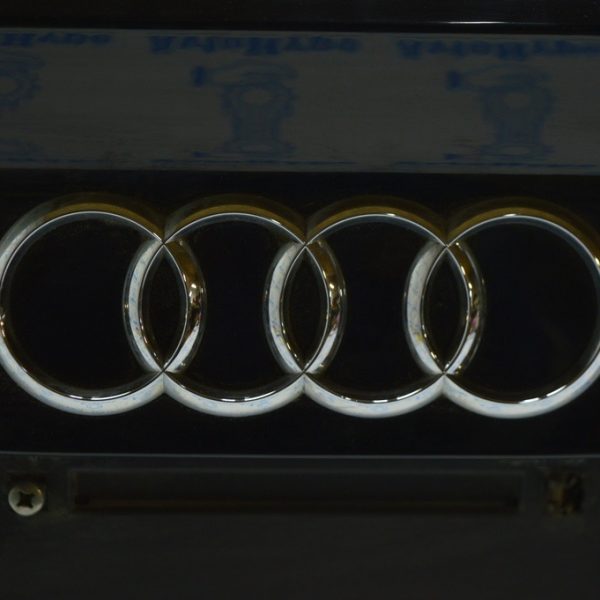 Эмблема Audi крышки багажника Audi A3 8V 15-20 кольца 8V4-853-742-2ZZ