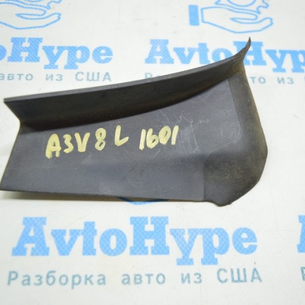 Накладка фонаря внешнего крыло правого Audi A3 8V 15-16 4d usa 8V5-945-254-A