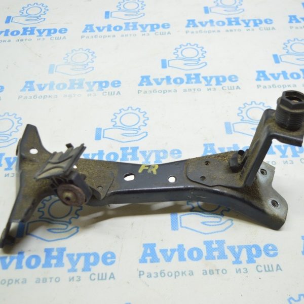 Дефлектор интеркуллера левый Audi A3 8V 15-20 1.8T, 2.0T 8v0121331