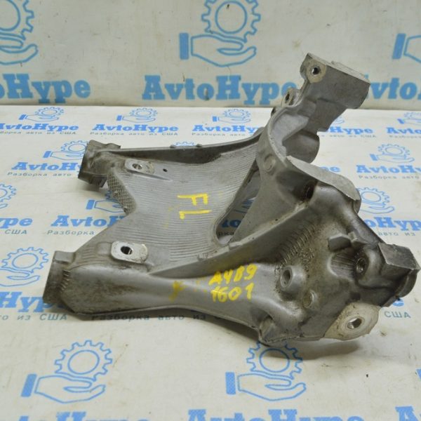 Кронштейн переднего подрамника левый Audi A4 B9 17- 8W0399295E
