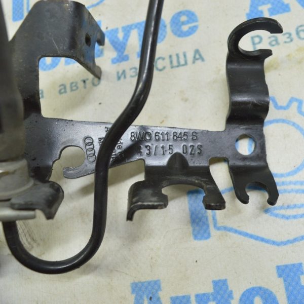 Кронштейн тормозного шланга передний левый Audi A4 B9 17- 8W0611845S