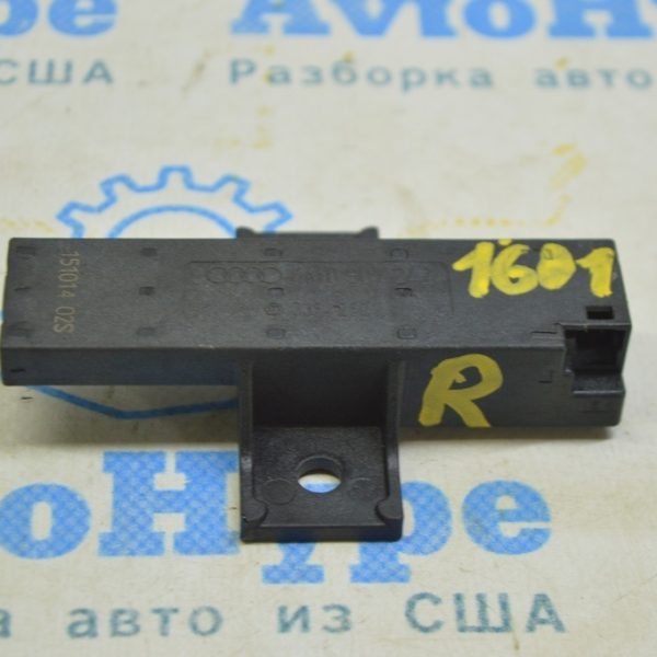 Антенна keyless Audi A4 B9 17- 4M0907247