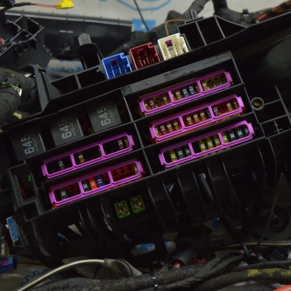 Блок предохранителей подторпедный Audi A4 B9 17- 8W0971845A