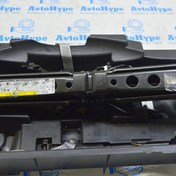 Домкрат Audi A4 B9 17- 8W0011031C