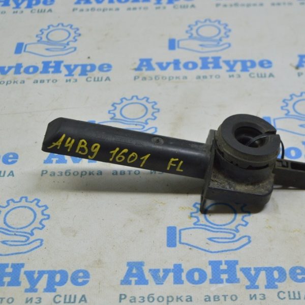 Кронштейн радиатора нижний левый Audi A4 B9 17- 2.0T в сборе 8W0805201