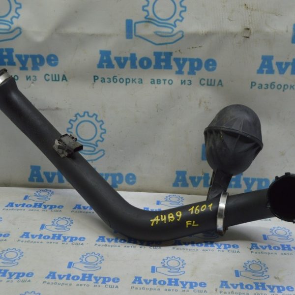 Патрубок интеркулера левый Audi A4 B9 17- 2.0T под датчик 8W0-145-673