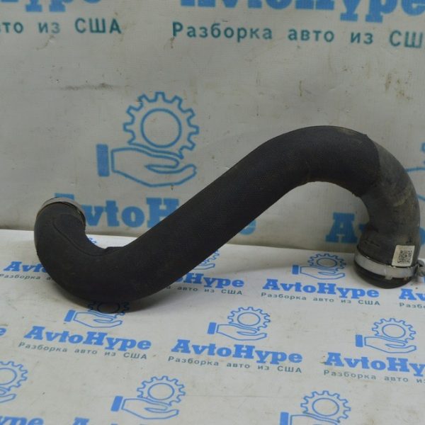 Патрубок интеркулера правый Audi A4 B9 17- 2.0T 8W0145738F