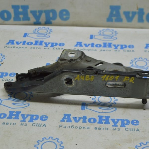 Петля капота правая Audi A4 B9 17- 8W0823302D 8W0823302D