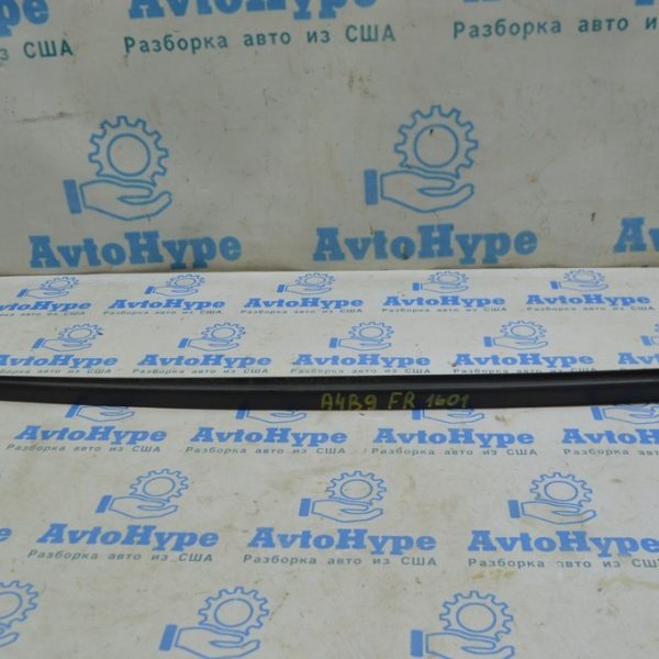 Молдинг лобового стекла правый Audi A4 B9 17- 8W0-854-328-C-9B9