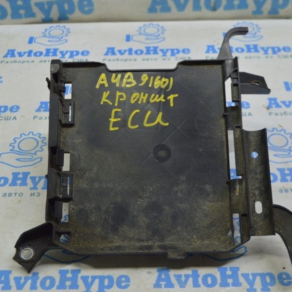 Кронштейн блока ECU Audi A4 B9 17- 8W0907647A