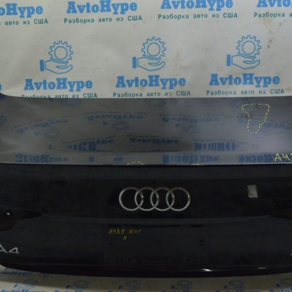 Крышка багажника Audi A4 B9 17-19 (01) черная, царапины 8W5827025J
