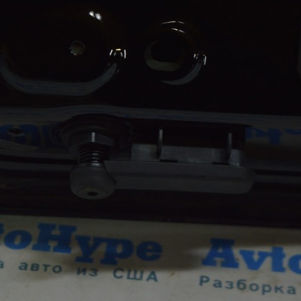 Отбойник крышки багажника левый Audi A4 B9 17-18 на крышке 8W5827499