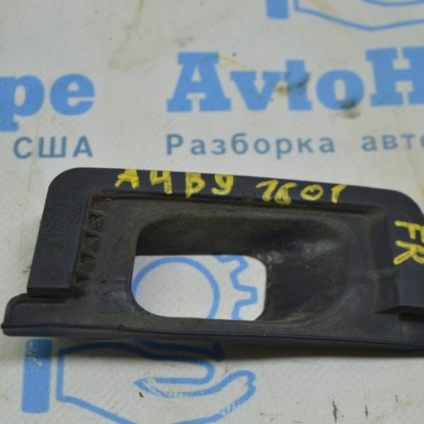 Водоотвод решетки дворников правый Audi A4 B9 17- 8W0819142A