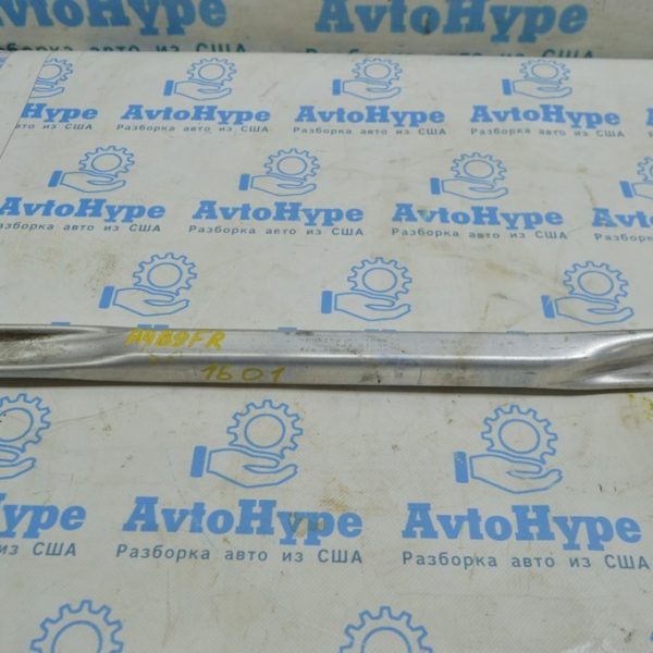 Распорка передних стаканов правая Audi A4 B9 17- 8W0-805-646-B